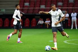 在强调控球 在强调控球